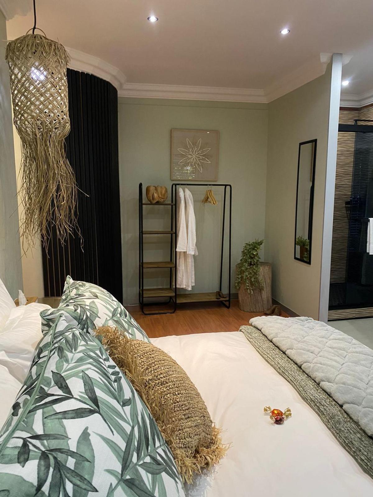 Luxury Upmarket Guesthouse 20 On 4Th روستنبرج المظهر الخارجي الصورة